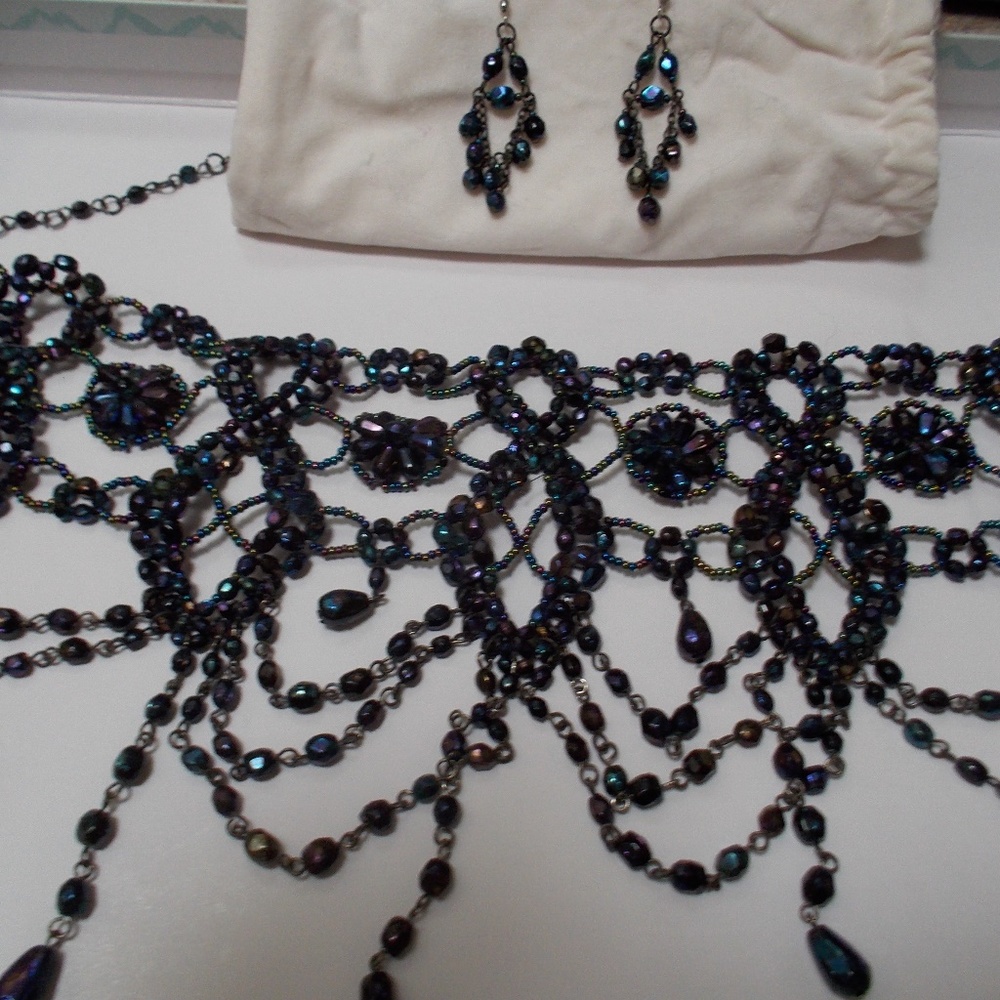 Beaded necklace & earings